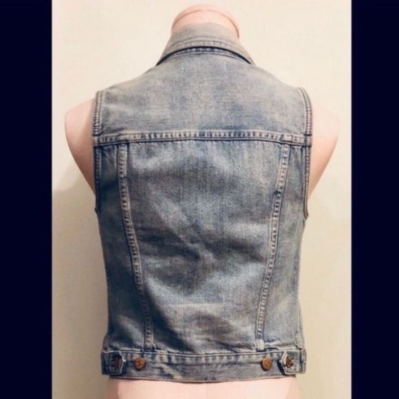 Madewell The Jean Vest in Clear Blue - Picture 5 of 7